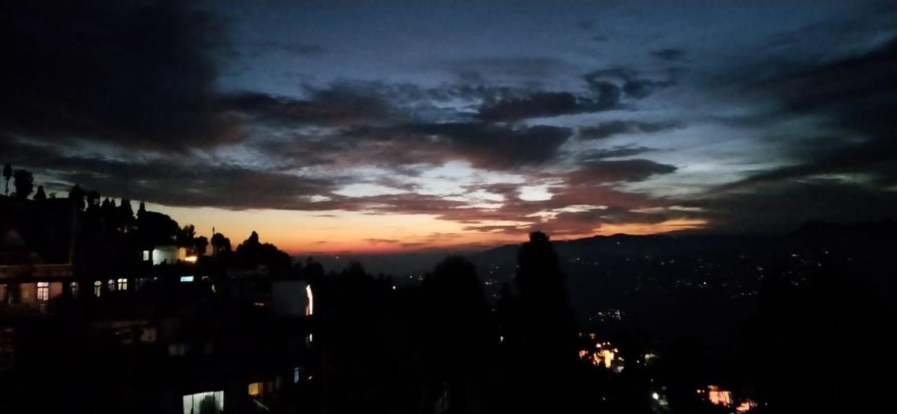 Swabhumi Homestay Kurseong Ngoại thất bức ảnh