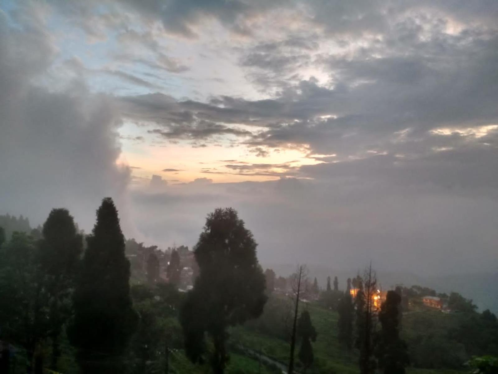 Swabhumi Homestay Kurseong Ngoại thất bức ảnh