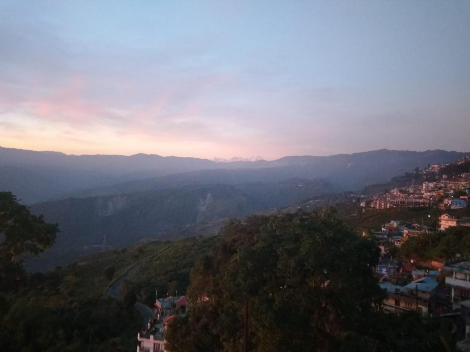 Swabhumi Homestay Kurseong Ngoại thất bức ảnh